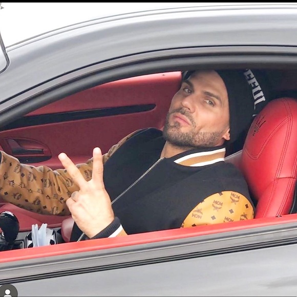 Meet your Posher, Jeremy - Picture 10 of 16